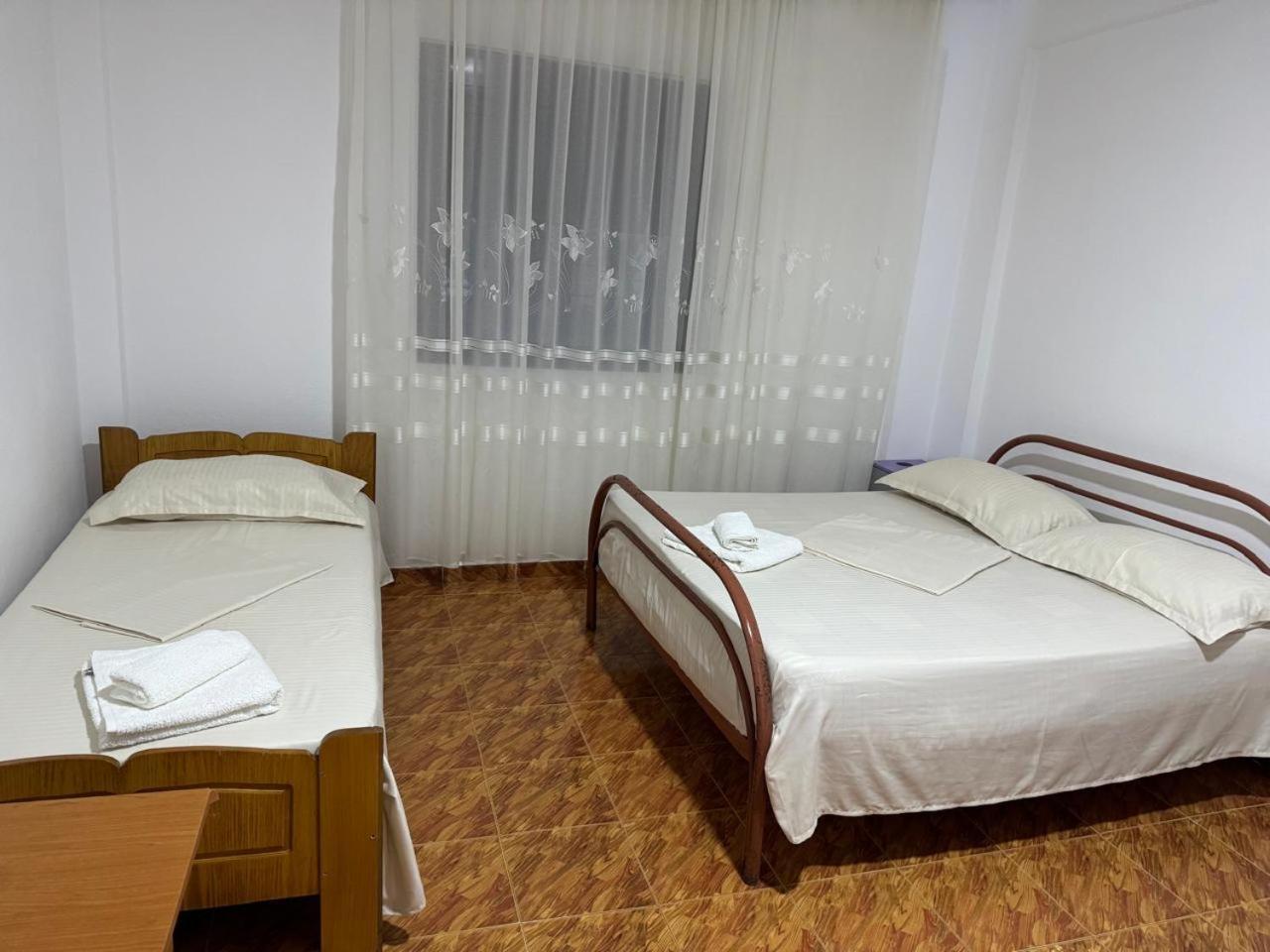 Melas Villa Durrës Eksteriør billede